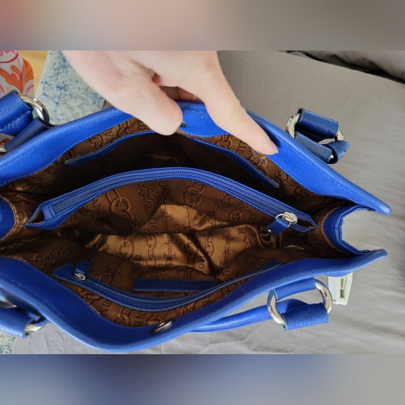 Tignanello handbag - Picture 10 of 11